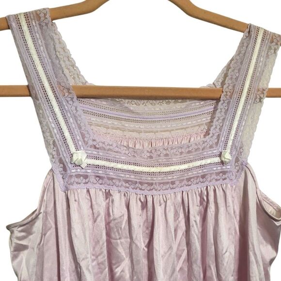 Vanity Fair Vintage Light Purple Nylon Robe & Gown Set - Picture 7 of 14